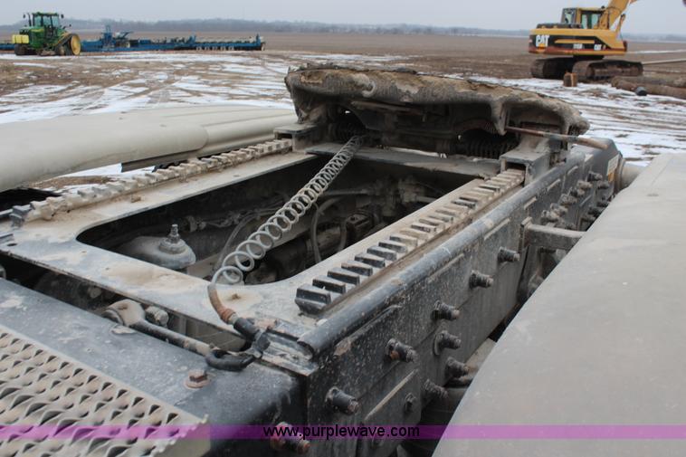 image for item K7181 1999 Peterbilt 379 semi truck