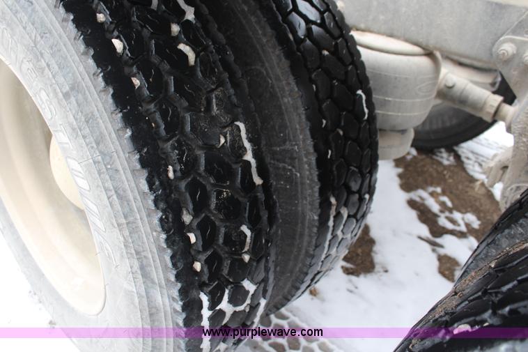 image for item K7181 1999 Peterbilt 379 semi truck