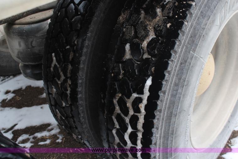 image for item K7181 1999 Peterbilt 379 semi truck