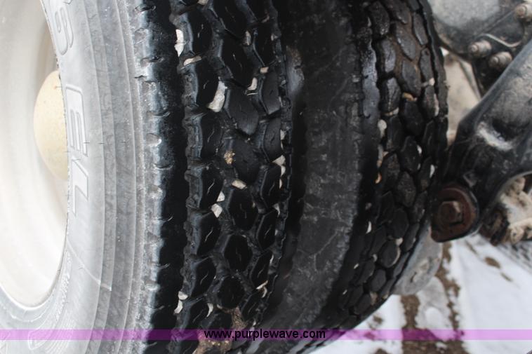 image for item K7181 1999 Peterbilt 379 semi truck