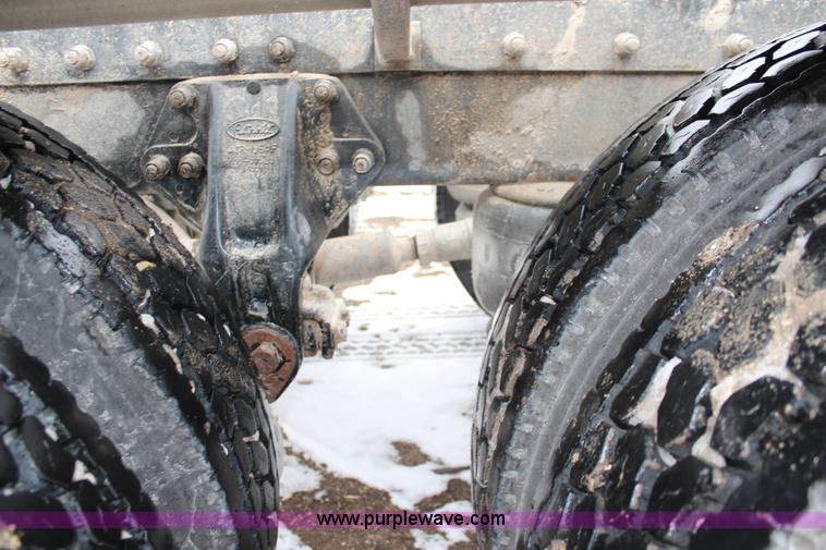 image for item K7181 1999 Peterbilt 379 semi truck