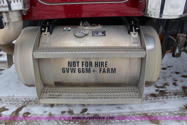 image for item K7181 1999 Peterbilt 379 semi truck