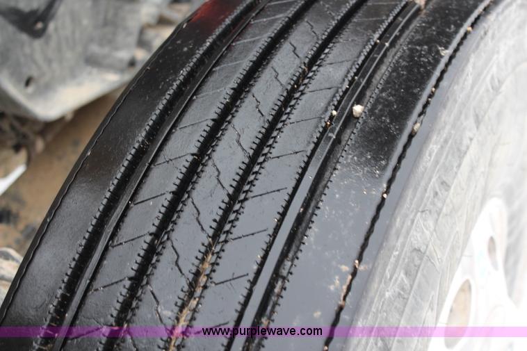 image for item K7181 1999 Peterbilt 379 semi truck