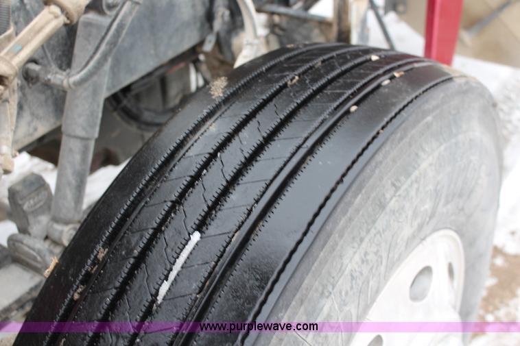 image for item K7181 1999 Peterbilt 379 semi truck