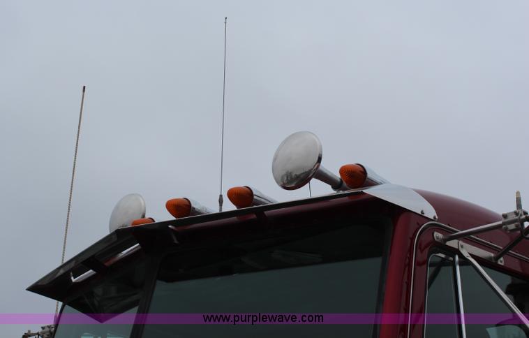 image for item K7181 1999 Peterbilt 379 semi truck