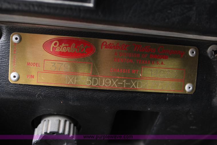image for item K7181 1999 Peterbilt 379 semi truck