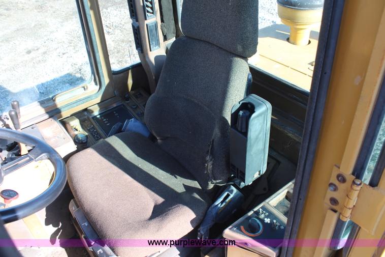 image for item K8821 1993 Caterpillar 936F wheel loader