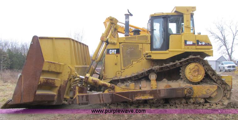 image for item K8833 2000 Caterpillar D9R dozer