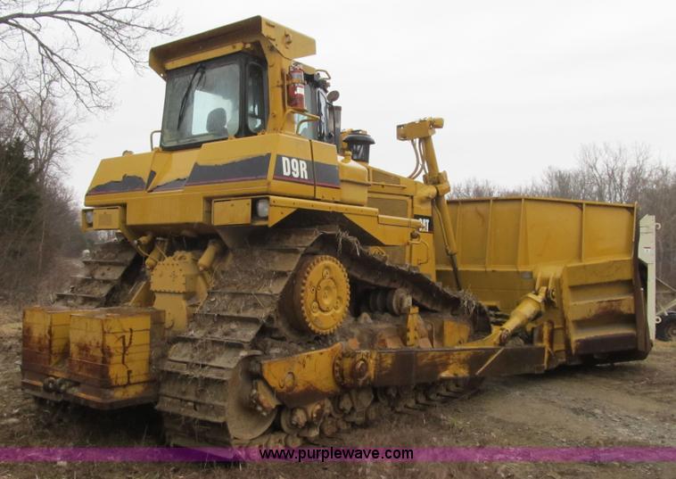 image for item K8833 2000 Caterpillar D9R dozer