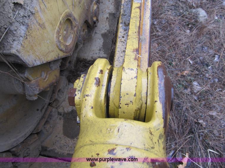 image for item K8833 2000 Caterpillar D9R dozer