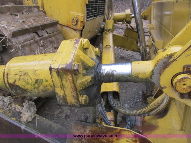 image for item K8833 2000 Caterpillar D9R dozer