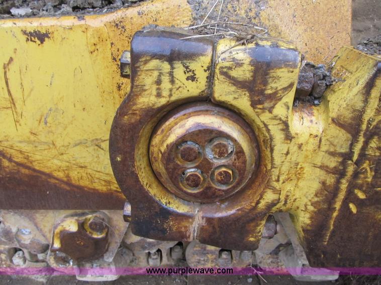 image for item K8833 2000 Caterpillar D9R dozer