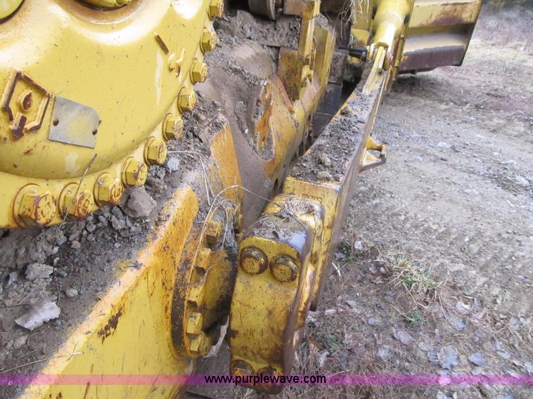 image for item K8833 2000 Caterpillar D9R dozer