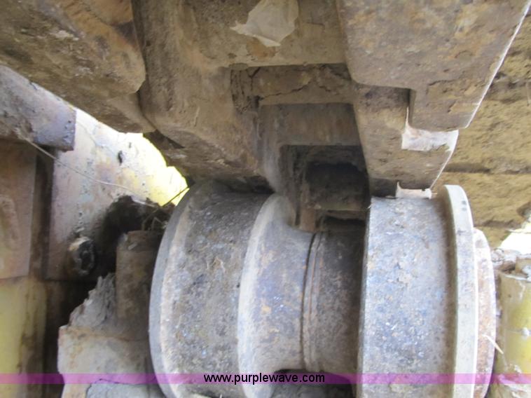 image for item K8833 2000 Caterpillar D9R dozer