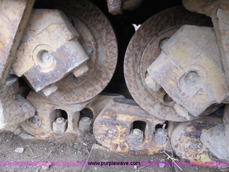 image for item K8833 2000 Caterpillar D9R dozer