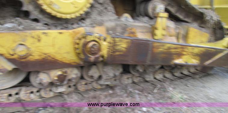 image for item K8833 2000 Caterpillar D9R dozer