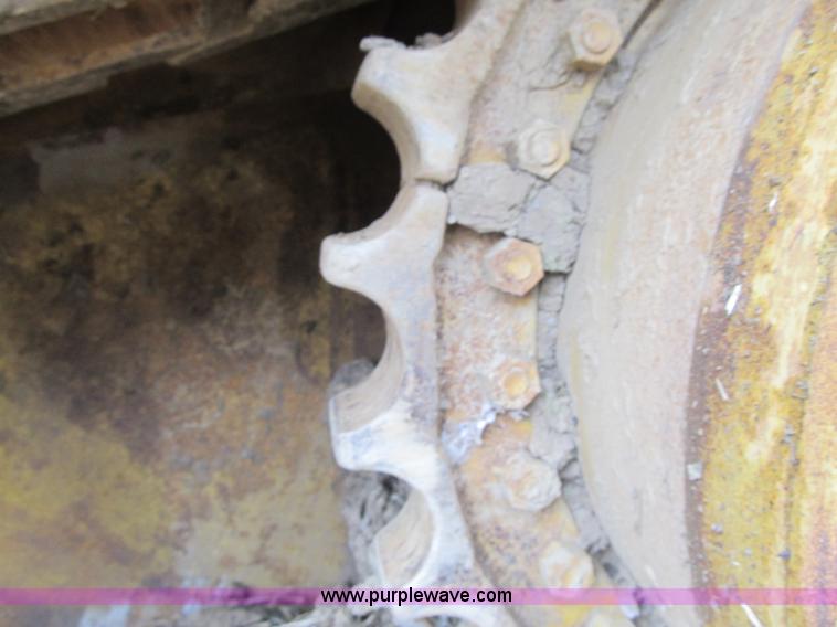 image for item K8833 2000 Caterpillar D9R dozer