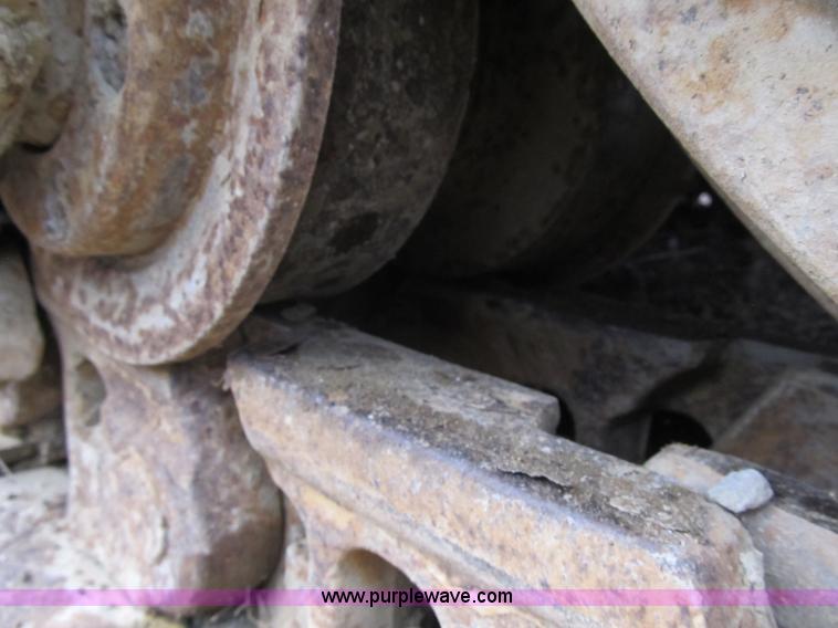 image for item K8833 2000 Caterpillar D9R dozer