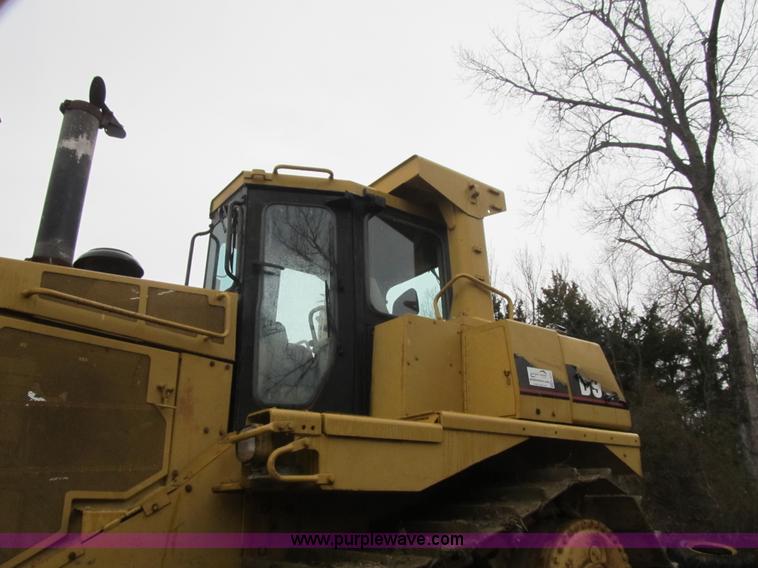 image for item K8833 2000 Caterpillar D9R dozer