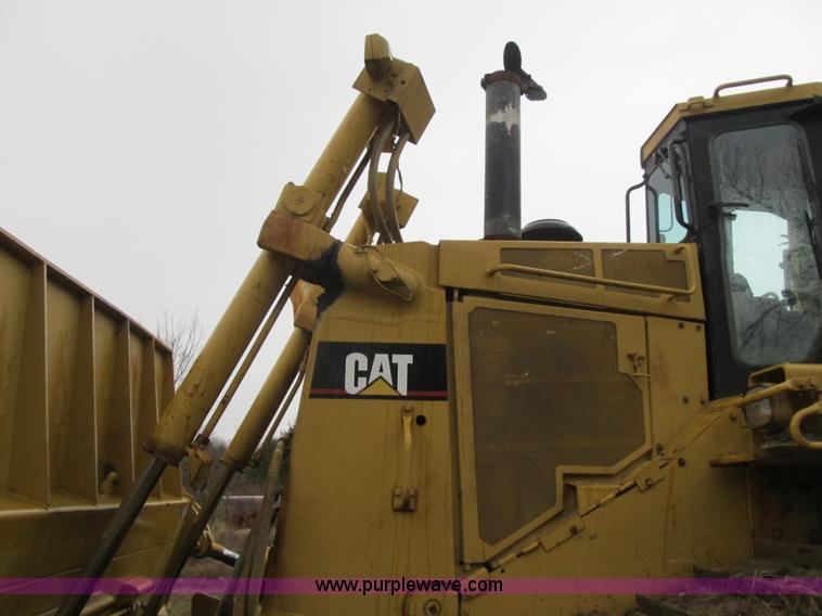 image for item K8833 2000 Caterpillar D9R dozer