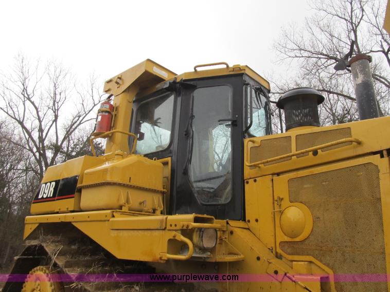 image for item K8833 2000 Caterpillar D9R dozer