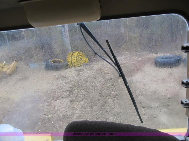 image for item K8833 2000 Caterpillar D9R dozer