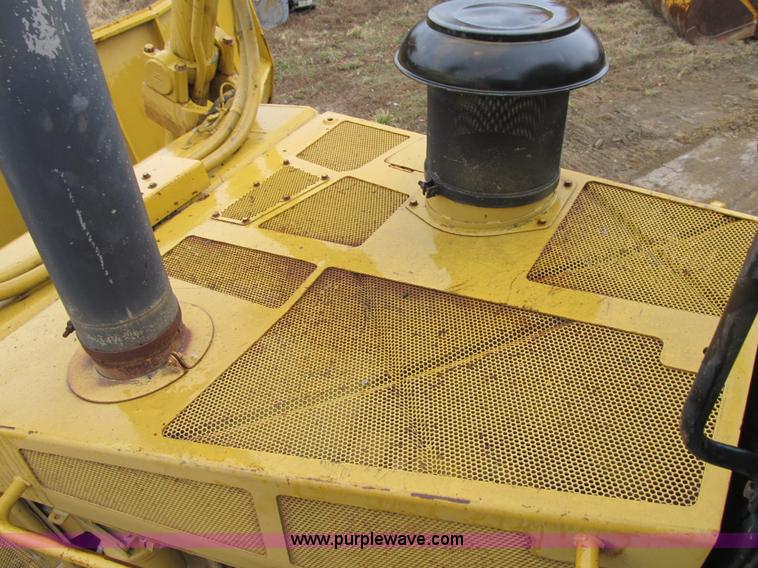 image for item K8833 2000 Caterpillar D9R dozer