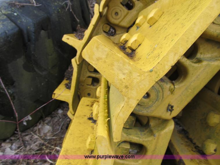 image for item K8833 2000 Caterpillar D9R dozer