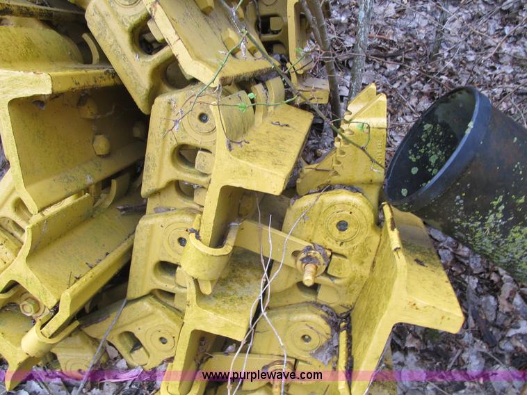 image for item K8833 2000 Caterpillar D9R dozer