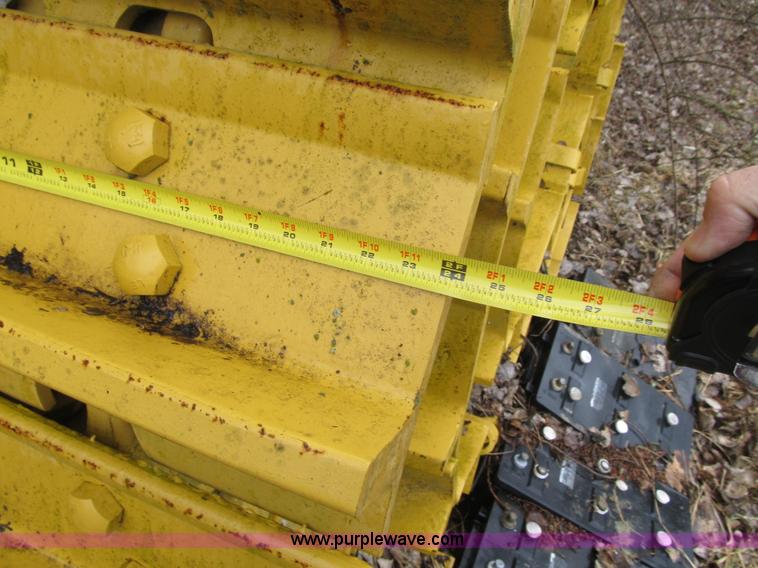 image for item K8833 2000 Caterpillar D9R dozer