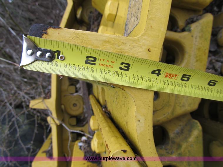 image for item K8833 2000 Caterpillar D9R dozer