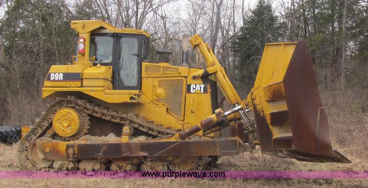 image for item K8834 2000 Caterpillar D9R dozer