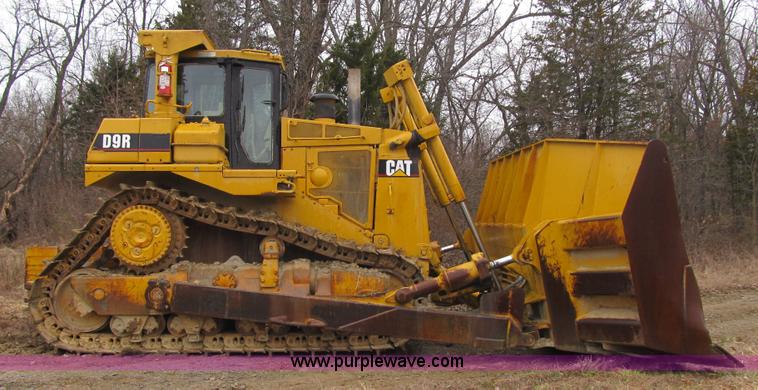 image for item K8834 2000 Caterpillar D9R dozer