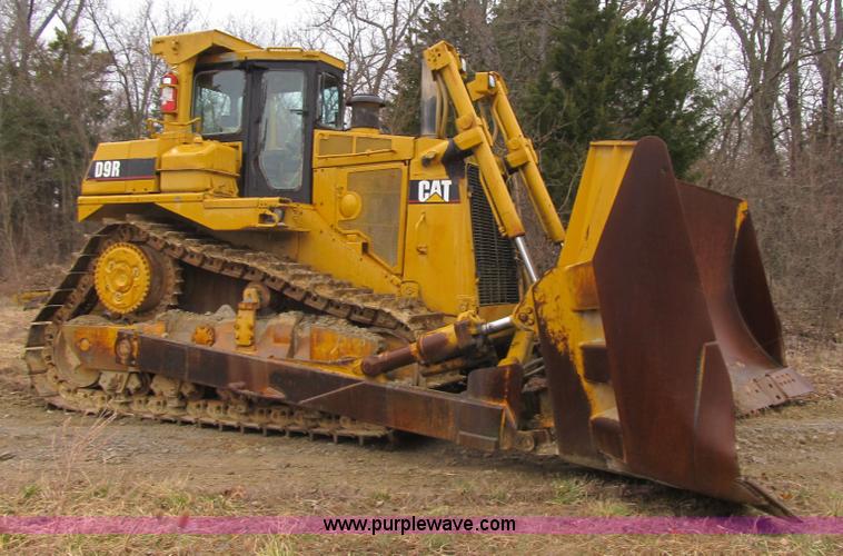 image for item K8834 2000 Caterpillar D9R dozer