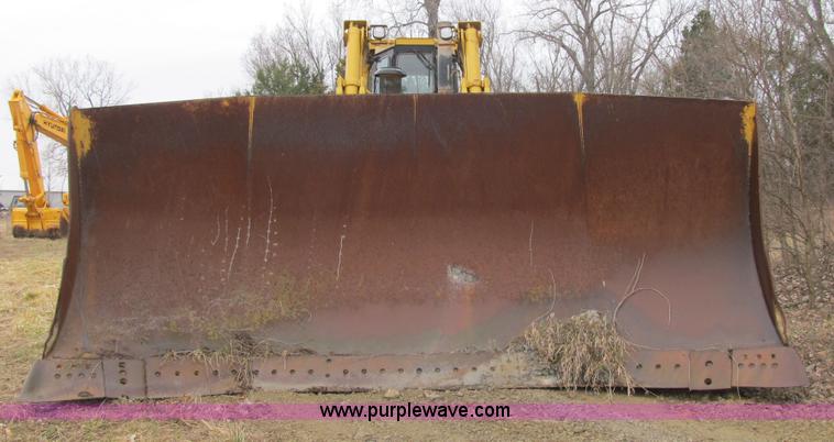 image for item K8834 2000 Caterpillar D9R dozer