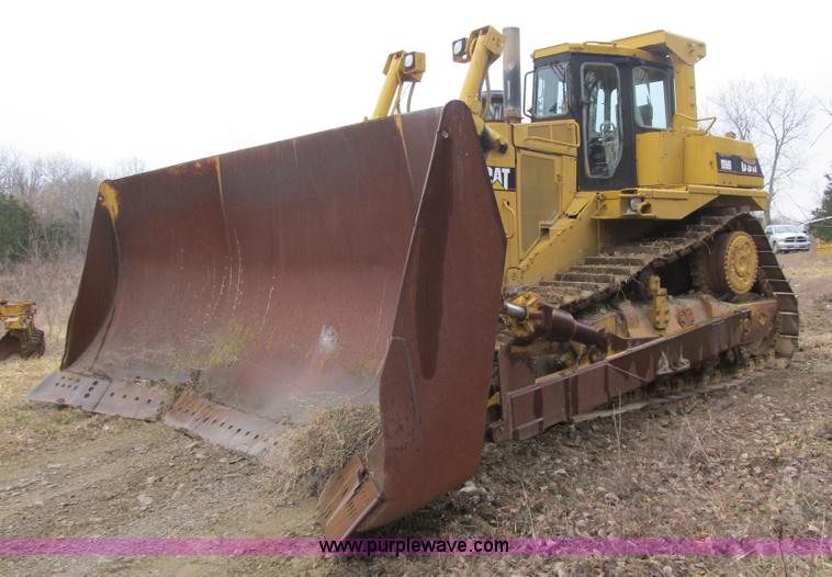 image for item K8834 2000 Caterpillar D9R dozer