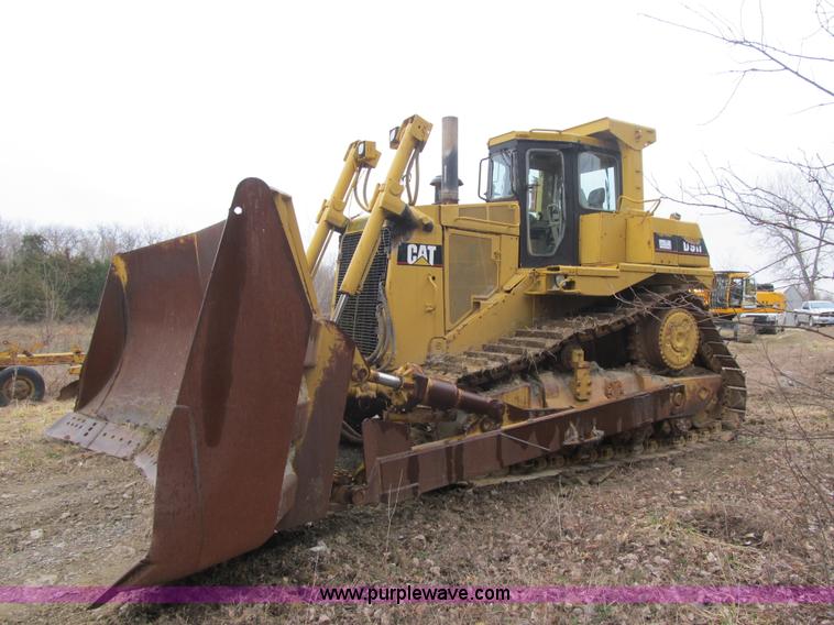 image for item K8834 2000 Caterpillar D9R dozer