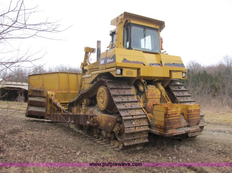 image for item K8834 2000 Caterpillar D9R dozer