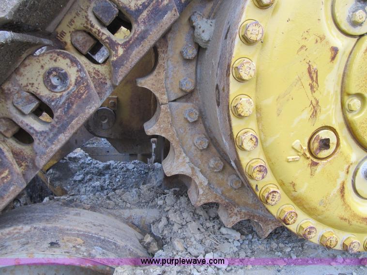 image for item K8834 2000 Caterpillar D9R dozer