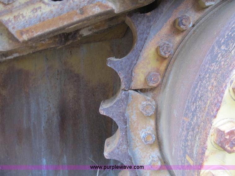 image for item K8834 2000 Caterpillar D9R dozer