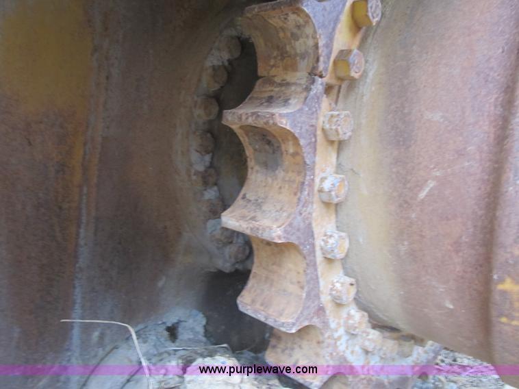 image for item K8834 2000 Caterpillar D9R dozer