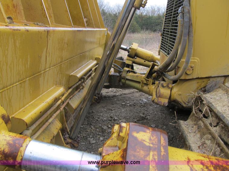 image for item K8834 2000 Caterpillar D9R dozer
