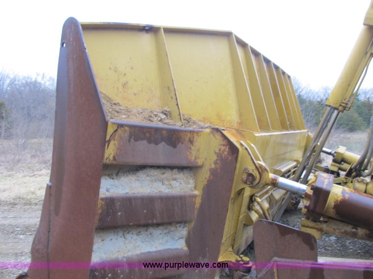 image for item K8834 2000 Caterpillar D9R dozer