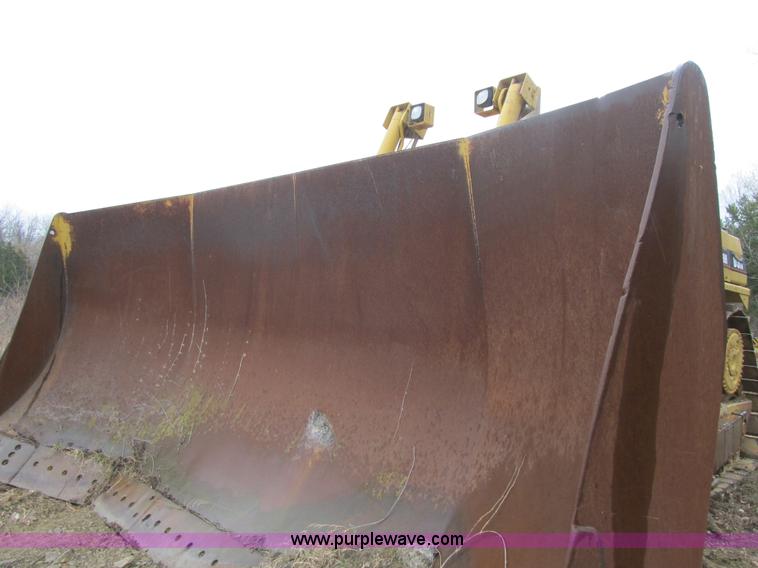 image for item K8834 2000 Caterpillar D9R dozer