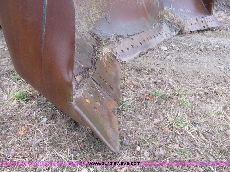 image for item K8834 2000 Caterpillar D9R dozer