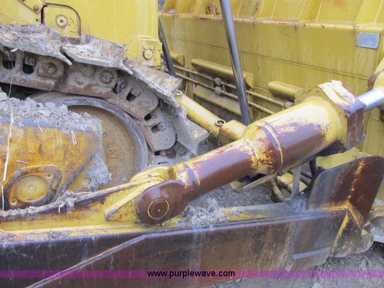 image for item K8834 2000 Caterpillar D9R dozer