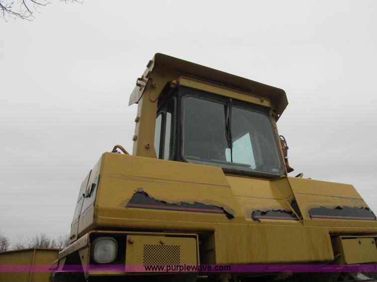 image for item K8834 2000 Caterpillar D9R dozer