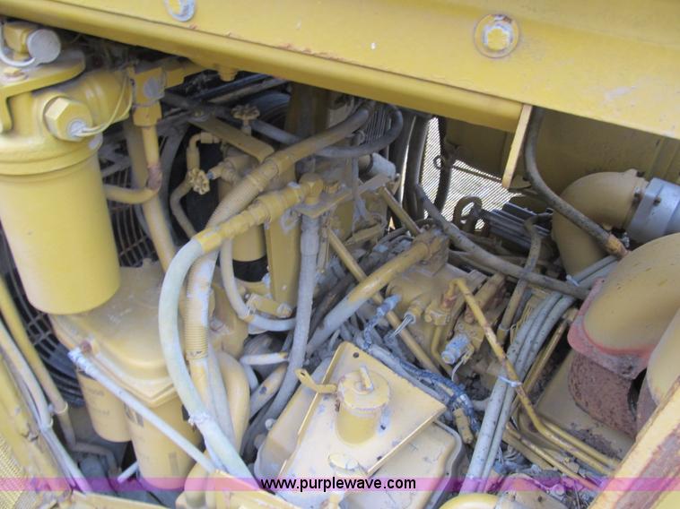 image for item K8834 2000 Caterpillar D9R dozer