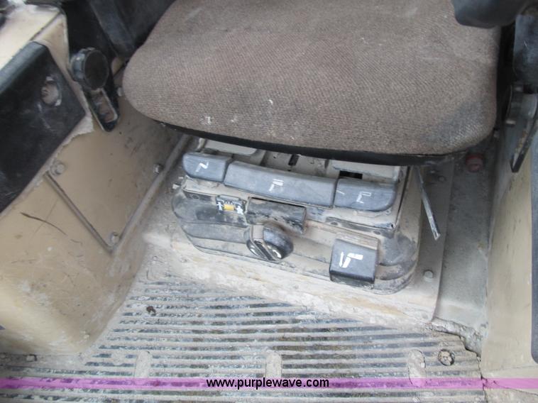 image for item K8834 2000 Caterpillar D9R dozer