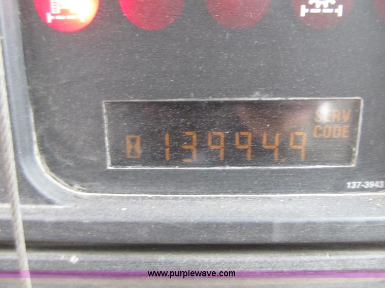 image for item K8834 2000 Caterpillar D9R dozer